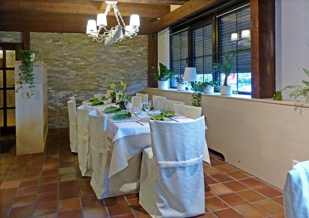 Hotel-Restaurant Schwyzerhuesli Viernheim Esterno foto