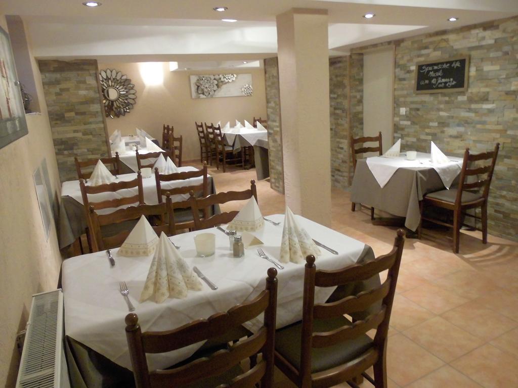 Hotel-Restaurant Schwyzerhuesli Viernheim Esterno foto