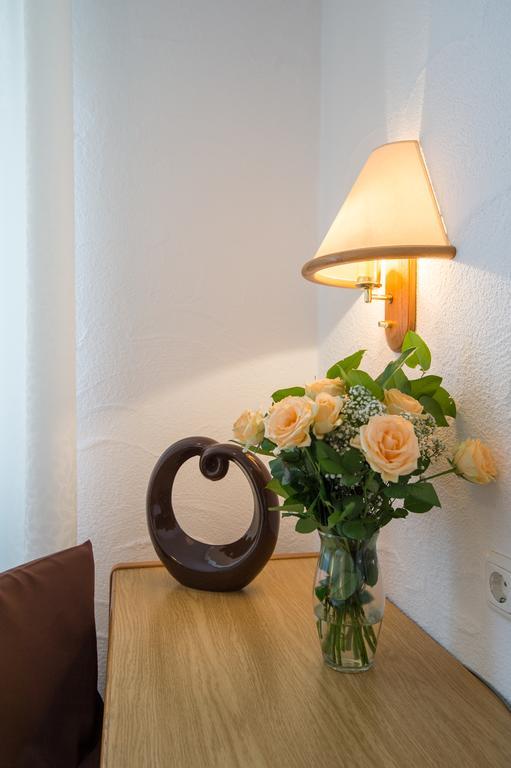 Hotel-Restaurant Schwyzerhuesli Viernheim Esterno foto